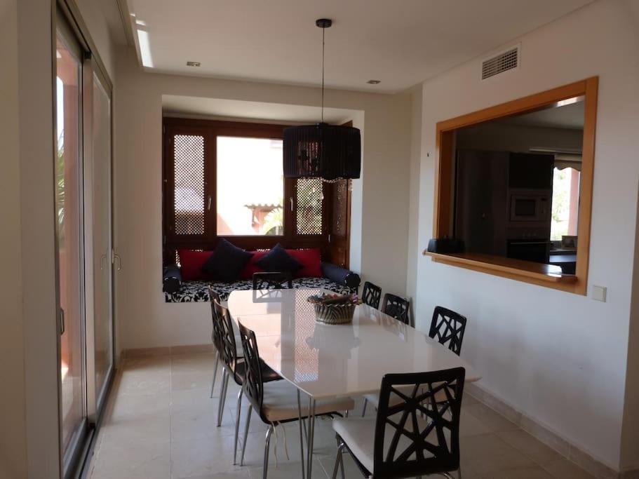 Luxurious Townhouse With Sea Views Villa Manilva Exteriör bild
