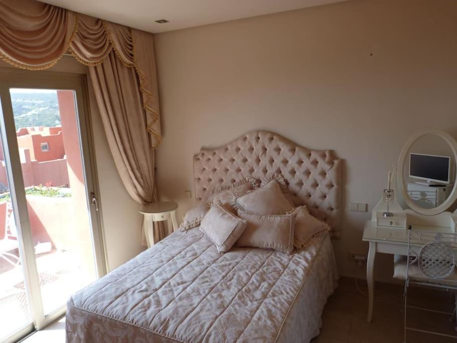Luxurious Townhouse With Sea Views Villa Manilva Exteriör bild